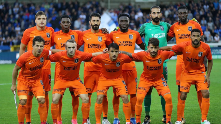 <p>Süper Lig: Medipol Başakşehir<br />
<br />
(Süper Lig'de 9 Yıl)</p>