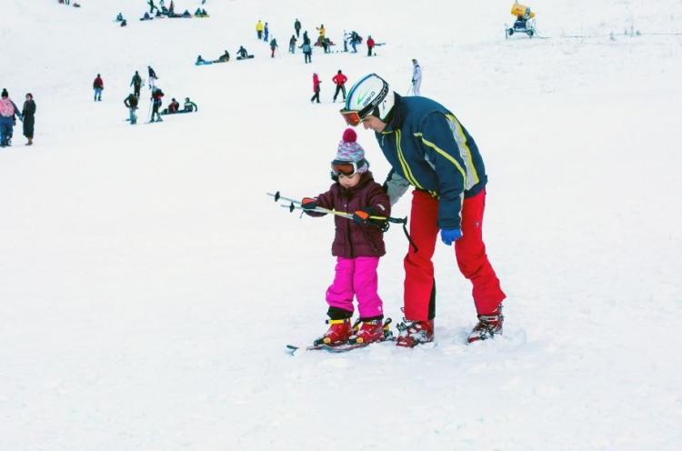<p>Türkiye'de kış turizmi adı altında yapılan kayak merkezlerine ilgi gün geçtikçe daha çok artıyor.</p>
