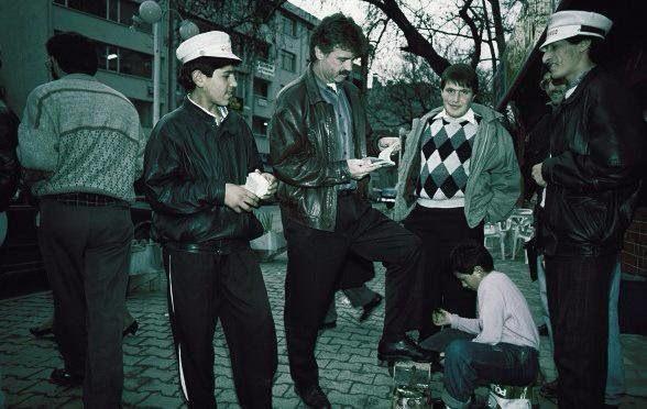<p>Fenerbahçe teknik direktörü Hiddink'in,Türkiye'de ilk günleri (1990)</p>