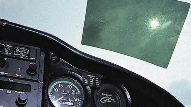 <p>Pilotlardan bir ipucu. Eğer güneş sizi kör edecek bir noktadaysa ince plastik renkli film koyabilirsiniz. </p>

<p> </p>
