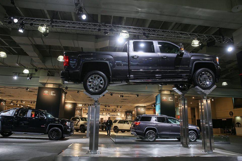<p><strong>GMC Denali HD</strong></p>
<p>Yaklaşık 78 bin metrekarelik alanda bin otomobilin sergilendiği fuarı 1 milyon kişinin ziyaret etmesi bekleniyor.</p>