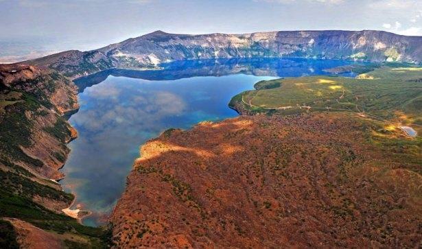 <p><strong>Nemrut Krater Gölü, Bitlis</strong></p>
<p>Fotoğraf: Hamit Yalçın</p>