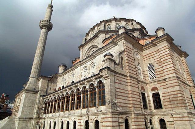 <p>Laleli Camisi</p>

<p> </p>
