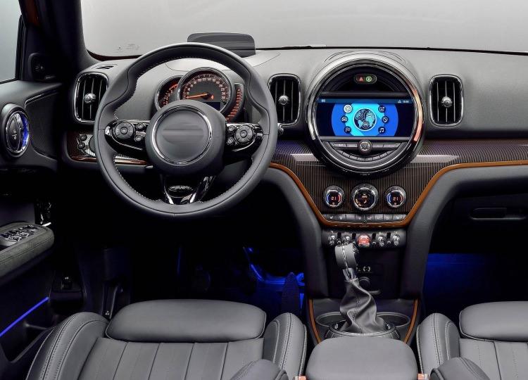 <p>MINI COUNTRYMAN</p>
