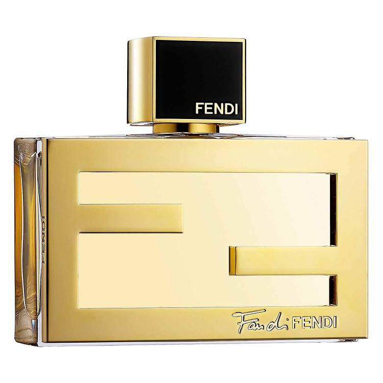 <p><strong>Fendi Fan di EDP</strong></p>

<p><strong>Tepe noktası:</strong> Armut, frenk üzümü, calabria mandalinası, pembe biber</p>

<p><strong>Kalp noktası: </strong>Şam gülü, sarı yasemin</p>

<p><strong>Dip noktası:</strong> Hafif deri harmanı ve paçuli</p>

<p>353 TL (75 ml)</p>
