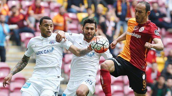 <p><strong>EN SON GOLÜNÜ 6 AY ÖNCE ATMIŞTI</strong><br />
<br />
Umut Bulut resmi maçlarda son golünü 30 Nisan 2016'da Galatasaray'ın Kasımpaşa'yı 4-1 yendiği karşılaşmada attı. Tecrübeli oyuncu, aradan geçen 6 ayda fileleri havalandırma sevinci yaşayamadı.</p>
