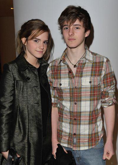 <p><strong>Alex Watson</strong> ve <strong>Emma Watson</strong></p>
