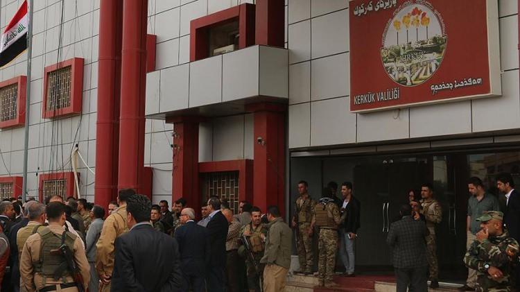 <p> DEAŞ sonrası dönemde oluşturulmak istenen istikrarın önüne geçecek, başta PKK olmak üzere terör örgütlerine yeniden yaşam alanı kazandıracak bir kaos oluşmasını beraberinde getirecek bir süreç. </p>
