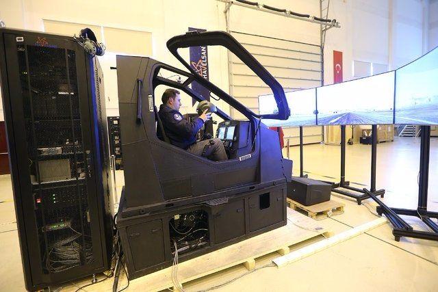 <p>ATAK helikopteri pilotlarının eğitimi için üretilen simülatörler, özel bir versiyonla ilk kez 13. Uluslararası Savunma Sanayii Fuarı'nda (IDEF'17) sergilenecek</p>
