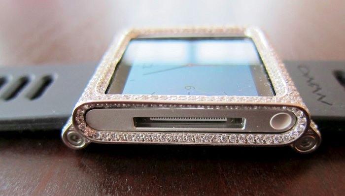 <p><strong>- iPod Nano Watch Kılıf: </strong>18.000 Dolar</p>