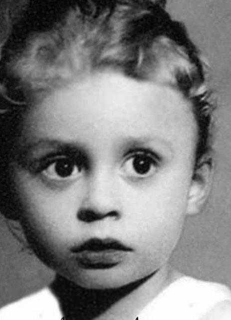 <p>Haluk Bilginer</p>
