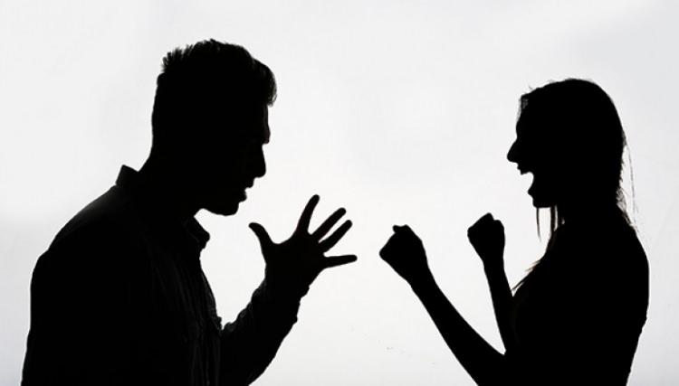 <p>3- Şiddet, aşağılama ve eleştiri</p>
