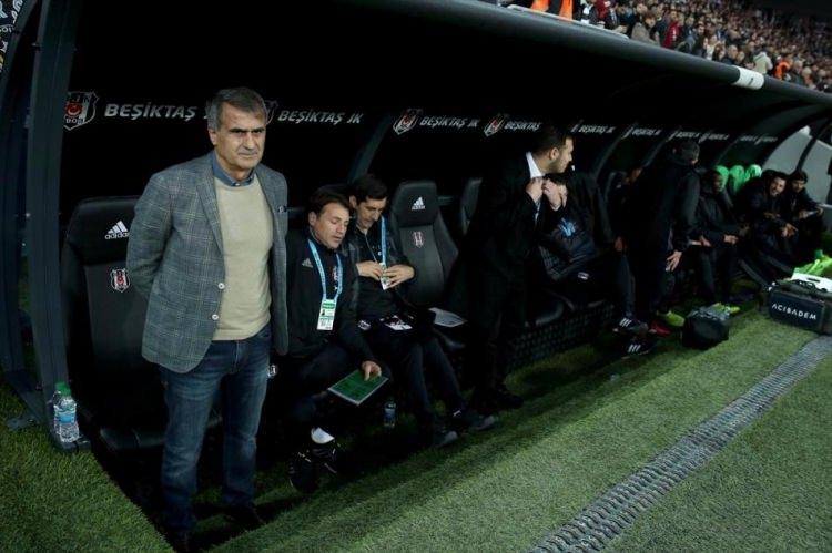 <p><strong>BEN KAMERAYA ÇEKMEDİM</strong></p>

<p>PSV Eindhoven - Trabzonspor maçı öncesi "Eindhoven sokaklarını gezdim, pislikten geçilmiyordu ama tutup da kameraya çekmedim"</p>
