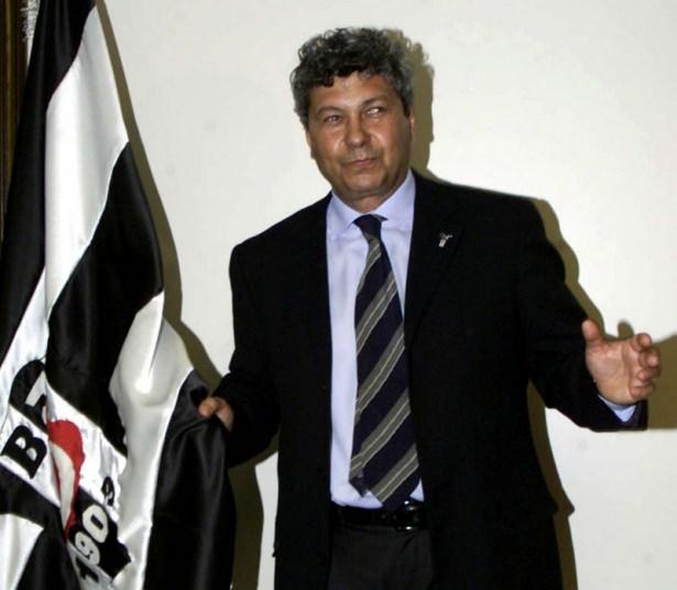 <p>Beşiktaş'a imza atan Mircea Lucescu - 2002</p>