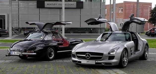<p>Mercedes "Gullwing" 300SL vs. SLS AMG</p>
