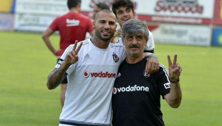 <p><strong>"15 YILDIR MAÇLARA GELİYORUM HEP YEDEKSİN"</strong></p>

<p>Beşiktaş malzemecisi Süreyya: "Galatasaray’la Efes Kupası’nı oynayacaktık. Bir taraftar oradan başladı önce hocaya bağırdı, "değişiklik yapamıyorsun, sen git yaramaz adamsın" diye. Tayfur’a bağırdı yaşlandın artık, futbolu bırak sen" diye. Okan’a bağırdı "sen Galatasaraylısın git orada oyna" diye. Sergen’e "git at yarışı oyna" diye bağırdı. Baktım herkese geliyor sıra..."</p>
