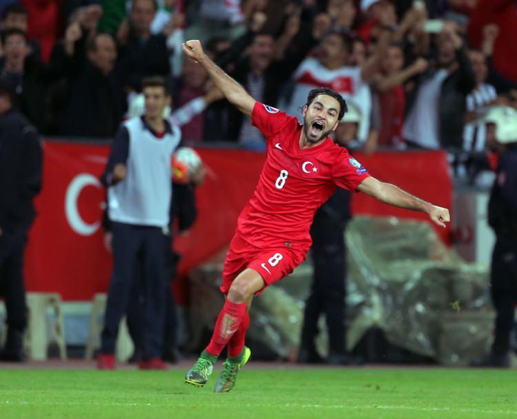 <p>Selçuk İnan: Terim’in hem Fransa’da performansından memnun olmadığı hem de kendisine karşı cephe alan grupta olduğuna inandığı futbolcular arasında.</p>