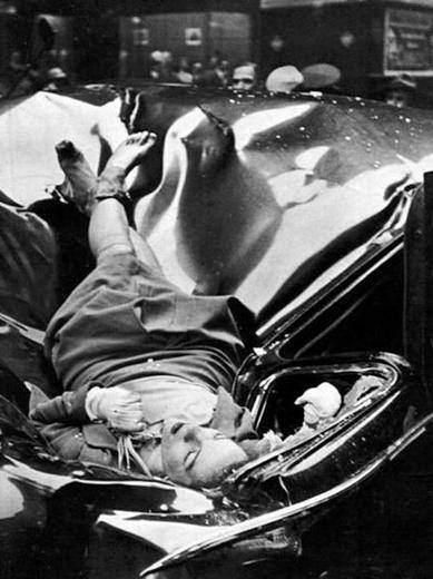 <p>Empire State binasının 83’üncü katından atlayarak intihar eden Evelyn McHale'in bu görüntüsü tarihin en güzel intiharı olarak biliniyor, 1947</p>
