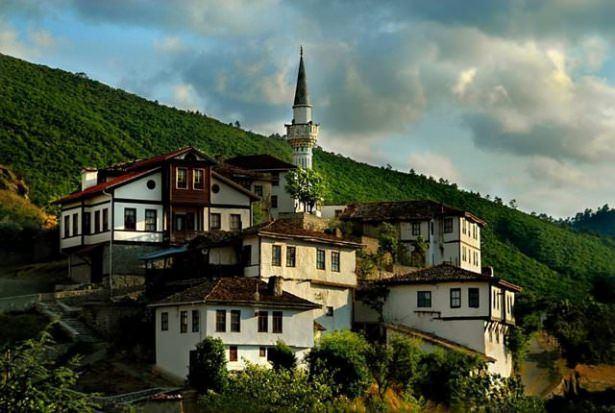 <p><strong>SAKARYA</strong><br />
5.895.921.000 TL</p>
