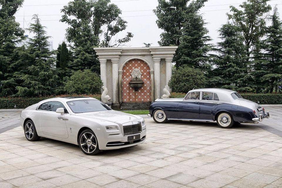<p>Rolls Royce</p>
