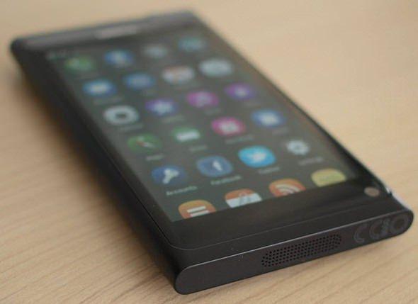 <p>Nokia N9</p>

<p>Çıkış tarihi: 2011</p>
