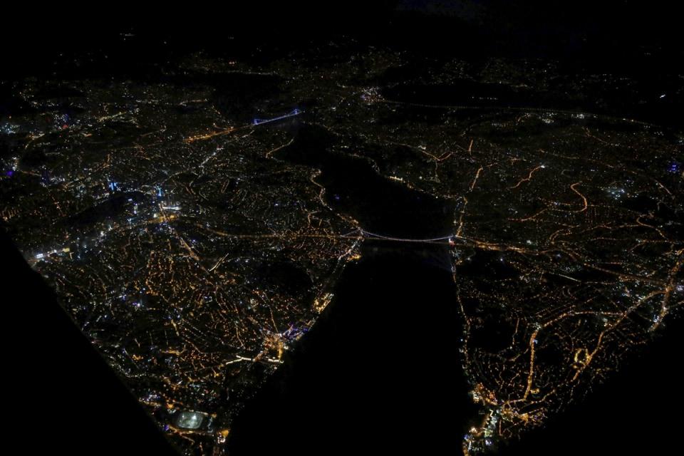 <p>Yarışmada Avrupa Birliği Özel Ödülü'nü Reuters'den Ümit Bektaş "İki kıtayı birbirinden ayıran İstanbul Boğazı" adlı fotoğrafı ile aldı. </p>
