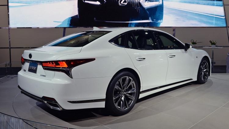 <p>Lexus LS 500</p>
