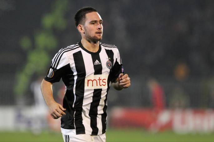 <p><strong>Andrija Zivkovic    </strong><br />
Mevki: Orta saha    <br />
Takımı: Partizan</p>

<p> </p>
