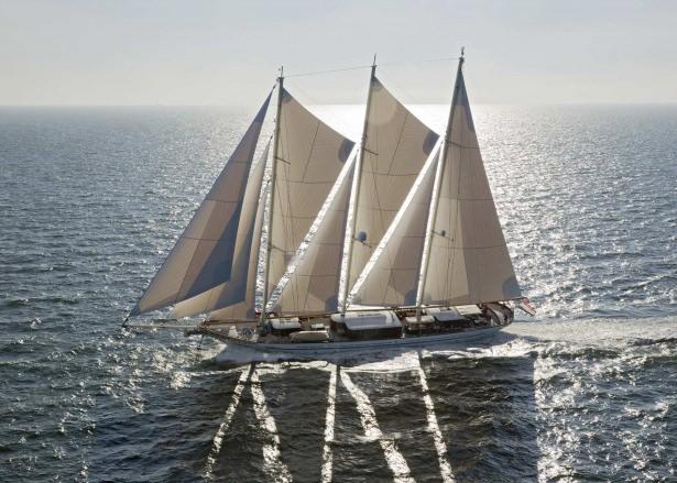<p><span style="color:#FFFFFF">Marmaris ilçesinde düzenlenen "Marmaris Yacht Charter Show" fuarında tanıtılmaya hazırlanan "Mikhail S. Vorontsov" (MSV) adlı lüks yelkenli yatla bir haftalık tatil bedelinin 450 bin avro (yaklaşık 1,5 milyon lira) olduğu bildirildi.</span></p>