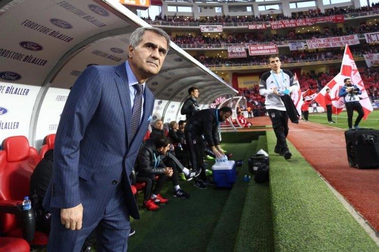 <p><strong>BEN TRABZONLUYUM, ADAMIM</strong></p>
<p>Milli Takımı 2004 Avrupa Futbol Şampiyonasına sokamayınca adamlığına, memleketine yönelik eleştirelere cevaben Şenol Güneş; "Türk'üm, Trabzonluyum ve adamım"</p>
