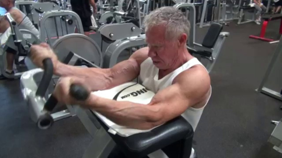 <p>Dünyanın en yaşlı vücut geliştirmecisi rekoru Amerikalı Jim Arrington'a ait. <br />
(83 yaş)</p>
