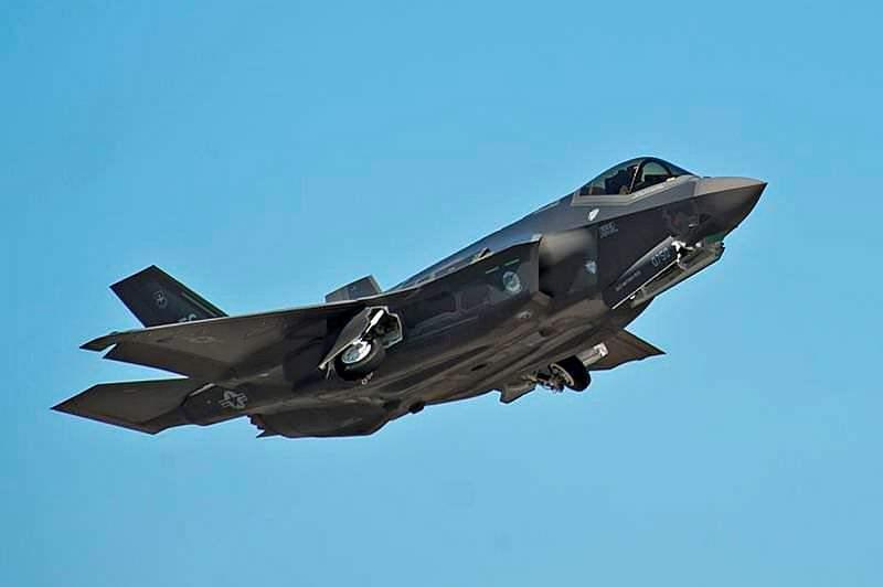 <p><strong>VURUCU GÜÇ!</strong><br />
F-35 uçakları özellikle sahip olduğu elektronik harp, algılama ve düşük görünürlük alanındaki üstün özellikleri ile Türk Hava Kuvvetleri vurucu gücüne katkı sağlayacak.</p>