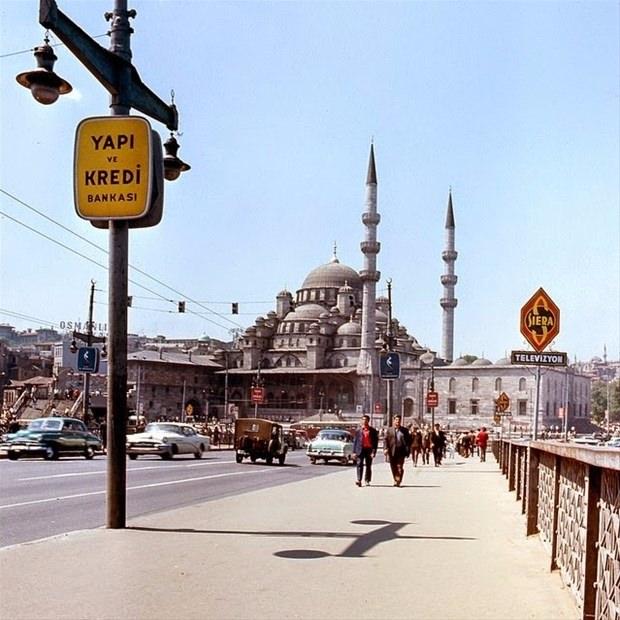 <p><strong>Eminönü-Yeni Cami</strong></p>

<p> </p>
