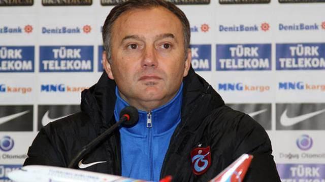 <p>Hami Mandıralı</p>
<p>Bunca yıllık futbol hayatım boyunca şunu anladım ki, gol atmadan maç kazanılmıyor.</p>