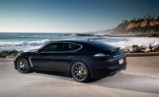 <p>Edin Dzeko - Porsche Panamera</p>

<p> </p>
