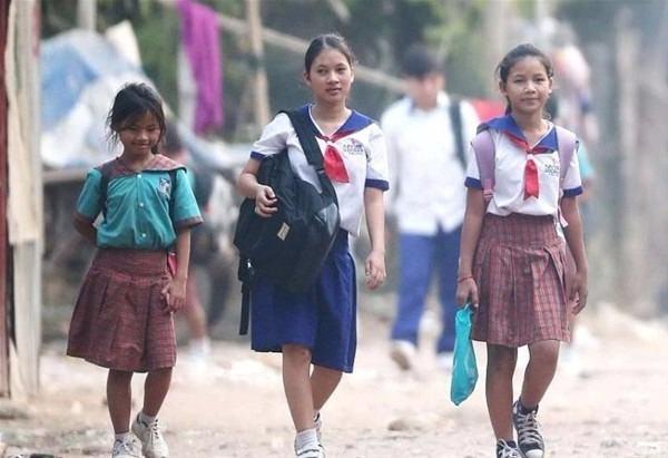 <p>Jolie ile dünyanın her neresine giderse gitsin yanında götürdüğü çocukları Siem Reap kentinde turistlerden para dilenen 16 yaşındaki Leida Shoun ile karşılaştı.</p>

<p> </p>
