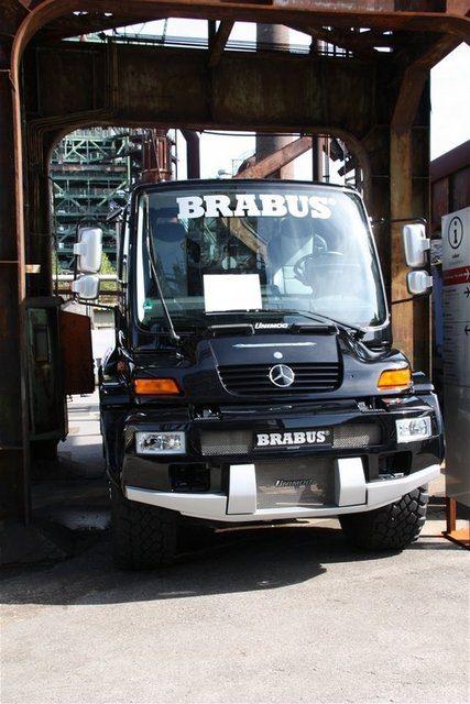 <p>Mercedes severler Almanya'nın Hattingen kentinde buluştu. Mercedes kulübü tarafından her sene düzenlenen etkinlik kapsamında Mercedes klasikleri ve son model Mercedes'ler bir araya geldi. İşte o otomobiller....</p>

<p> </p>
