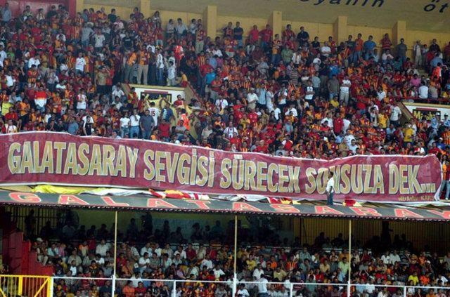 <p>Bir İngiliz gazeteci:<br />
<br />
<strong>"Bir İngiliz'in isteyebileceği en son şey Ali Sami Yen'de maç yapmaktır."</strong></p>
<p> </p>