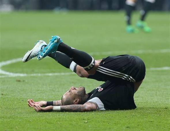 <p>Quaresma maç sonunda, "İki takımda iyi mücadele ettik. Penaltılar biraz şans işi ve biz penaltılarla veda etti. Bundan sonra lige konsantre olacağız" dedi.</p>