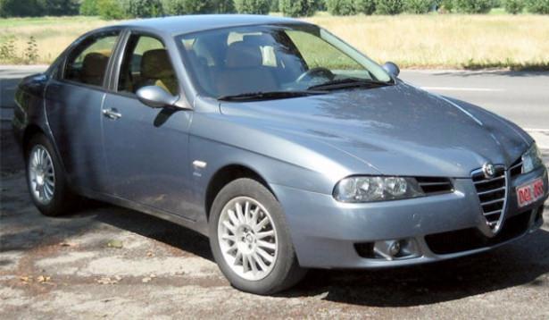 <p><strong>1998 yılının en iyi otomobili seçildi.</strong><br />
Marka: Alfa Romeo<br />
Model: 156</p>
