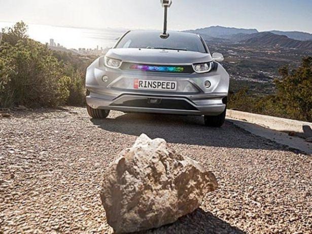 <p>Rinspeed Budii, sürücüsüz gidebilen sistemi ile konsept haliyle tanıtıldı ve kısa zamanda dış basının en önemli konusu oldu.</p>
<p> </p>
