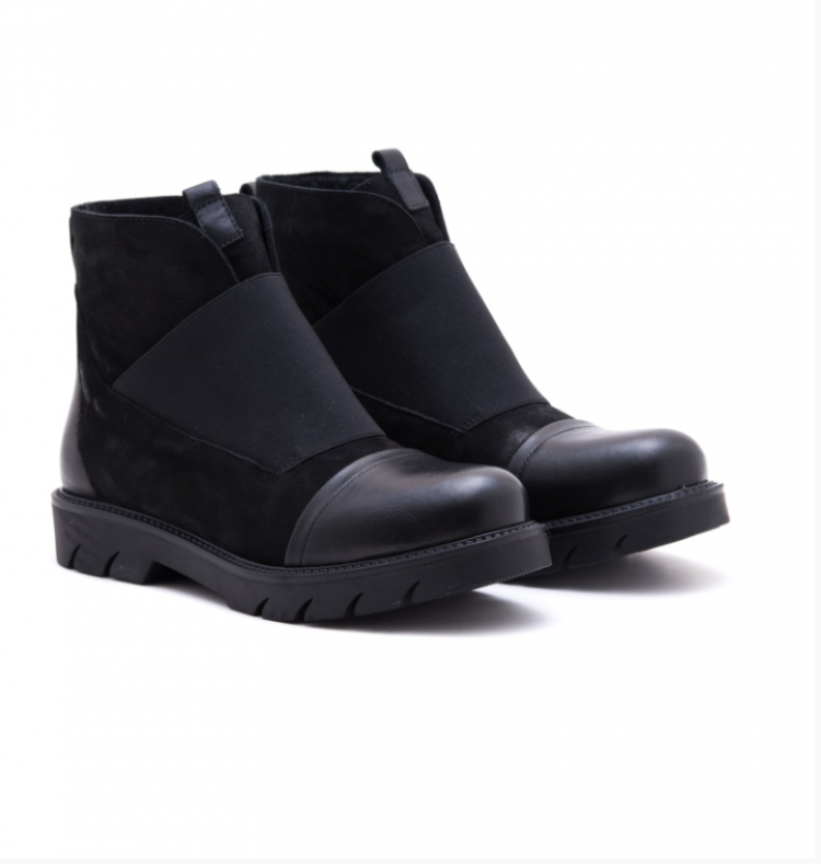 <p>Greyder 52050 Günlük Kadın Siyah Bot</p>

<p><strong>269,90 TL</strong></p>
