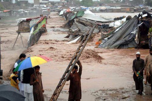 <p>Pazar g&uuml;n&uuml; Pakistan'ın kuzeyinde meydana gelen aşırı yağışlar hayatı fel&ccedil; etti.&nbsp;</p>

<p>&nbsp;</p>
