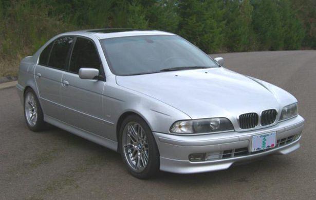 <p>Otomobil markası : BMW 5 Serisi 520i 2000<br />
<br />
2. El fiyatı : 31.500 TL</p>