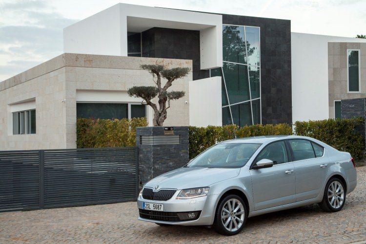<p>Bununla birlikte Skoda’nın faizsiz kredi kampanyası çerçevesinde, tüm modellerinde geçerli, 6 aylık vadeli 9.000 TL için faizsiz kredi sağlanıyor.</p>
