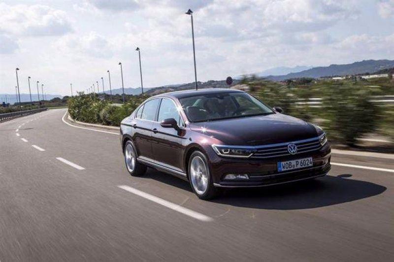 <p>İç Anadolu Bölgesi Model: VOLKSWAGEN Passat Sedan 1.6 TDI BMT Comfortline Dizel Otomatik</p>