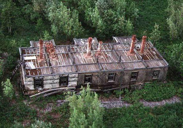 <p>1920'lerde kurulmaya başlayan Gulag adı verilen kamplarda 1954'e kadar toplam 2,4 milyon kişi öldü.</p>