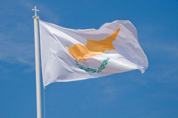 <p><strong>Kıbrıs</strong><br />
<br />
2.427 Türk yaşıyor</p>
