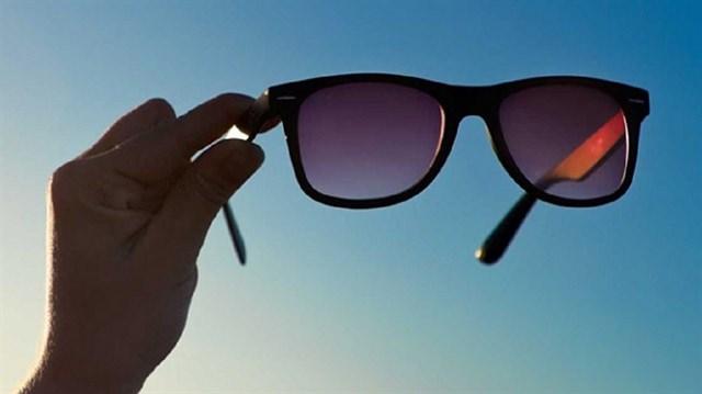 <p>Yaz geliyor ilk alınması gerekenlerden birisi de güneş gözlüğü. </p>
