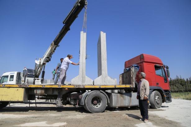 <p>Son dönemlerde yaşanan terör olayları nedeniyle, Suriye sınırında alınan güvenlik önlemleri de artırılıyor.</p>
